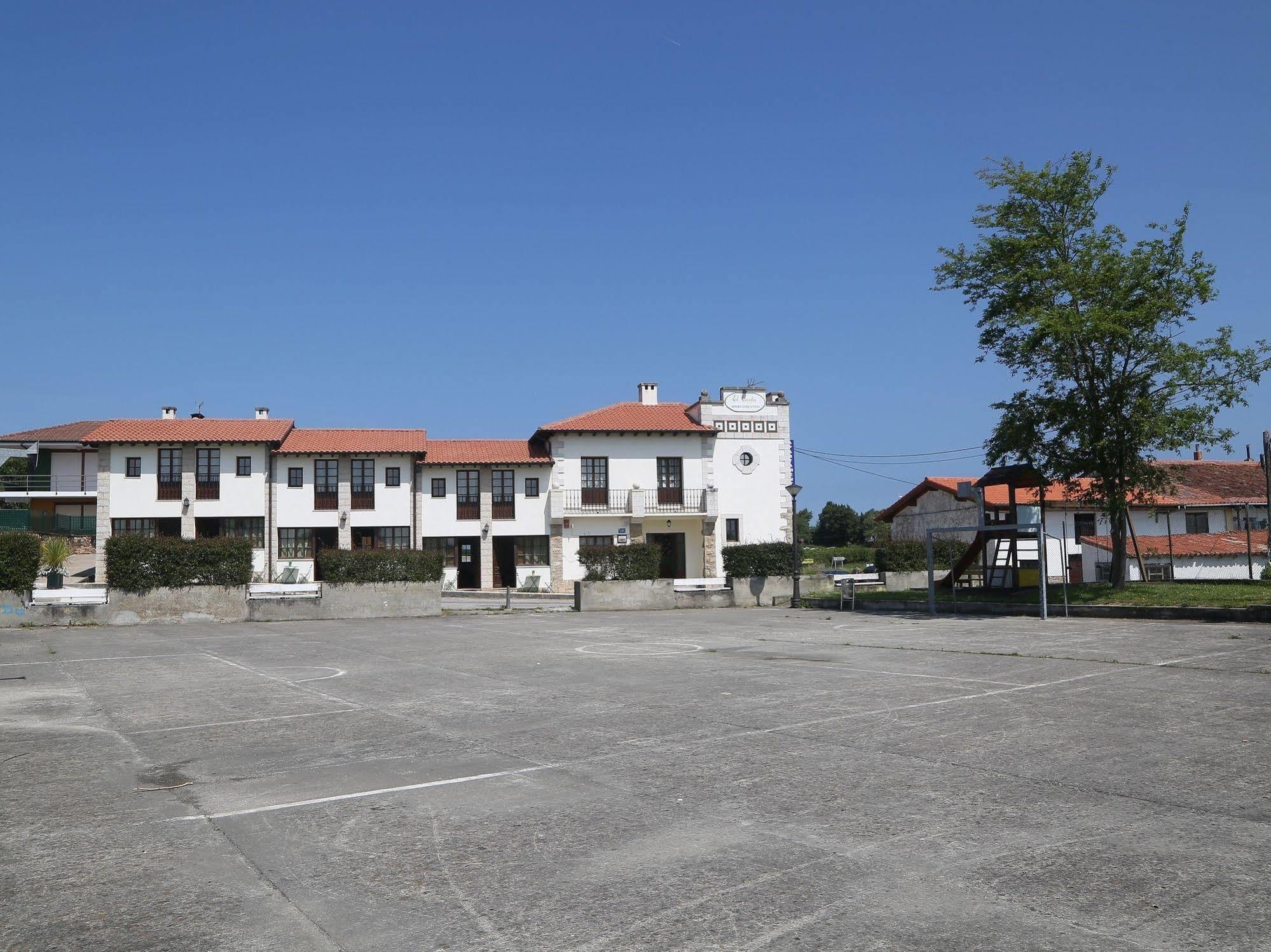 埃尔卡迪欧公寓 La Revilla  外观 照片